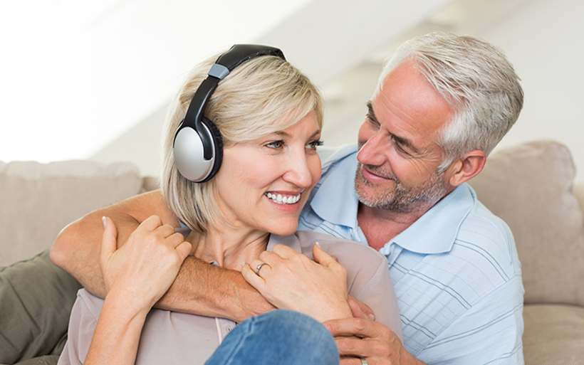Couple talking about hearing loss.
